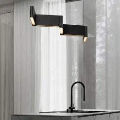 Lampadari Cucina-Selezionato da Mazzolaluce Lampadario nero design zig zag per isola sala da pranzo cucina