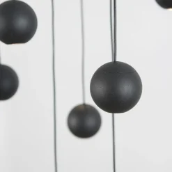 Lampadari Moderni-Selezionato da Mazzolaluce Lampadario nero sfere a grappolo per tavolo soggiorno moderno