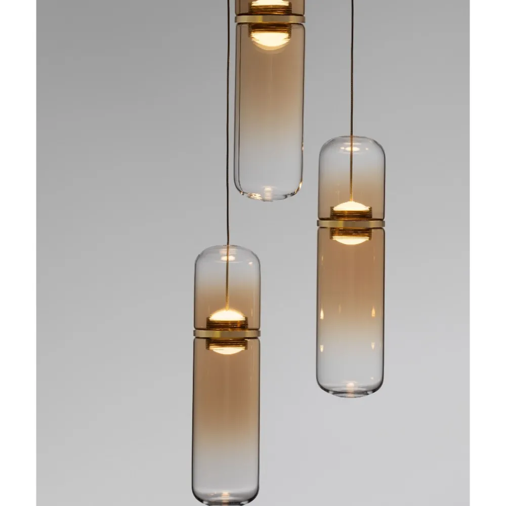 Lampadario Camera Da Letto-Selezionato da Mazzolaluce Lampadario oro con capsule pendenti in vetro ambra per camera da letto moderna