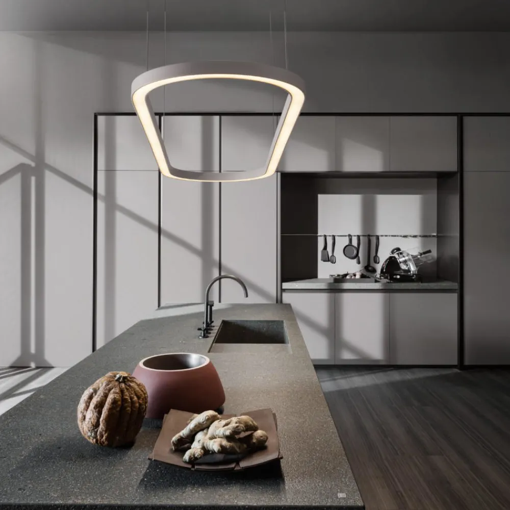 Lampadari Cucina-Selezionato da Mazzolaluce Lampadario ovale bianco led per isola penisola cucina moderna