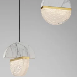 Lampadario Camera Da Letto-Selezionato da Mazzolaluce Lampadario 3 pendenti design marmo bianco e vetro per camera da letto stile contemporaneo
