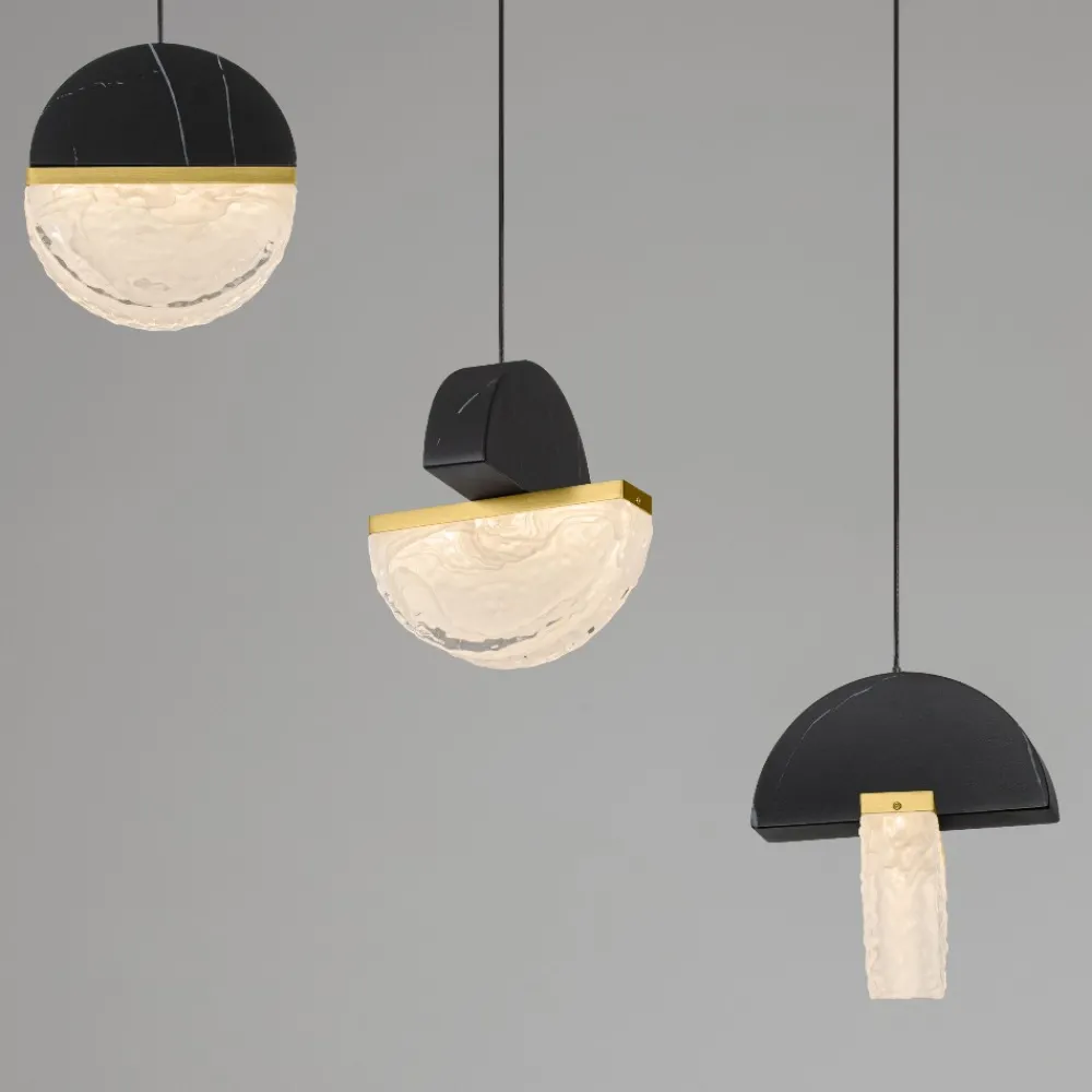 Lampadari Moderni-Selezionato da Mazzolaluce Lampadario 5 pendenti vetro e marmo nero a sospensione per tavolo sala da pranzo