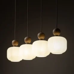 Lampadari Cucina-Selezionato da Mazzolaluce Lampadario per cucina inserti in legno 4 pendenti in vetro