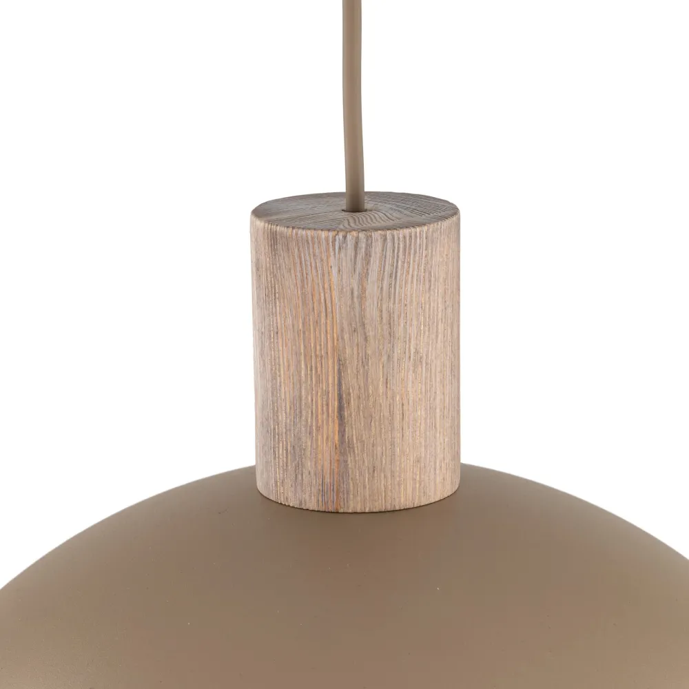 Lampadari Cucina-Selezionato da Mazzolaluce Lampadario per cucina legno cupola metallo sabbia
