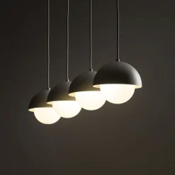 Lampadari Cucina-Selezionato da Mazzolaluce Lampadario per cucina moderna 4 luci pendenti beige a cupola