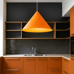 Lampadari Cucina-Selezionato da Mazzolaluce Lampadario per cucina moderna cono arancione 50cm