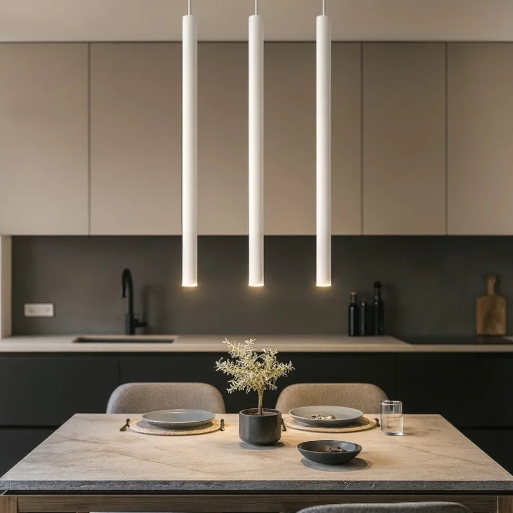 Lampadari Cucina-Selezionato da Mazzolaluce Lampadario per isola cucina cilindri bianchi