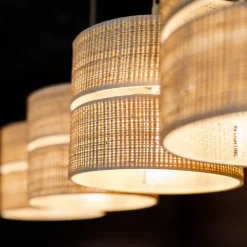 Lampadari Moderni-Selezionato da Mazzolaluce Lampadario per sala da pranzo paralumi di paglia