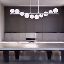 Lampadari Moderni-Selezionato da Mazzolaluce Lampadario per soggiorno moderno spirale cromo sfere di vetro