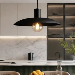 Lampadari Cucina-Selezionato da Mazzolaluce Lampadario piatto a sospensione nero 41 cm per cucina moderna