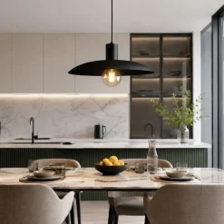 Lampadari Cucina-Selezionato da Mazzolaluce Lampadario piatto a sospensione nero 41 cm per cucina moderna