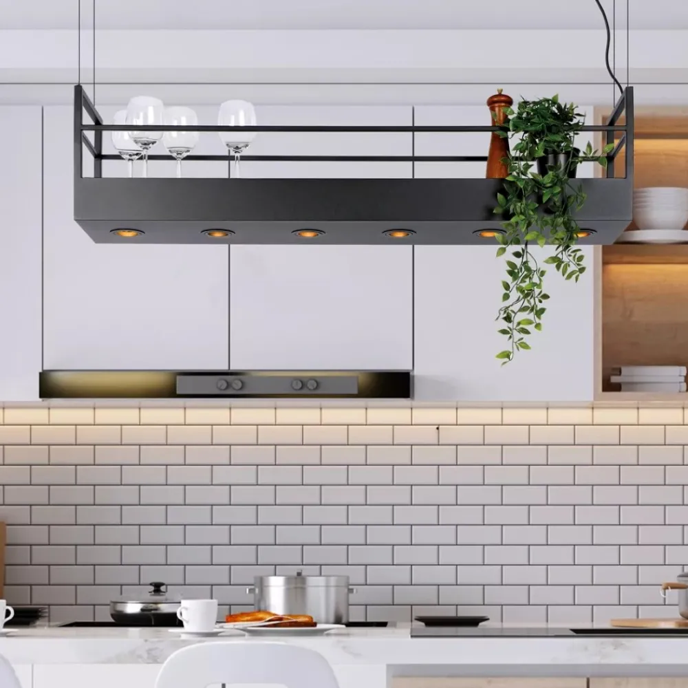 Lampadari Cucina-Selezionato da Mazzolaluce Lampadario porta oggetti a sospensione per isola cucina nero
