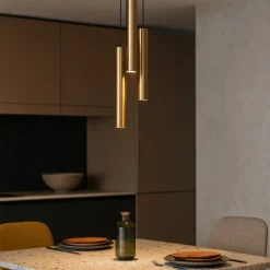 Lampadari Cucina-Selezionato da Mazzolaluce Lampadario tre cilindri grappolo oro per tavolo cucina