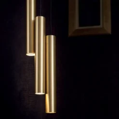 Lampadari Cucina-Selezionato da Mazzolaluce Lampadario tre cilindri grappolo oro per tavolo cucina