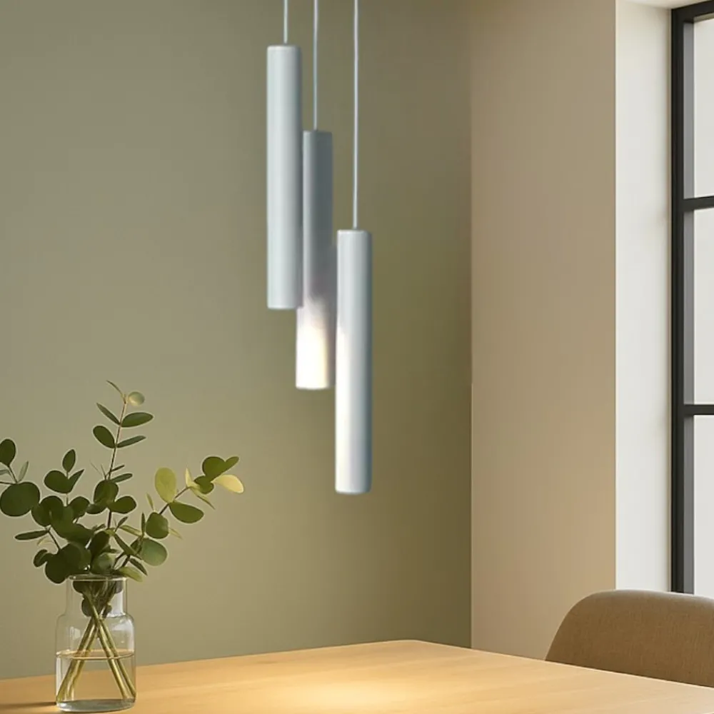 Lampadari Moderni-Selezionato da Mazzolaluce Lampadario tre luci cilindri bianchi grappolo a cascata