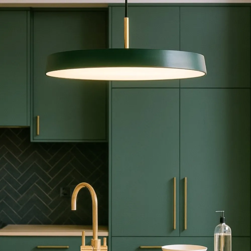 Lampadari Cucina-Selezionato da Mazzolaluce Lampadario verde tondo piatto circolare per tavolo cucina moderna