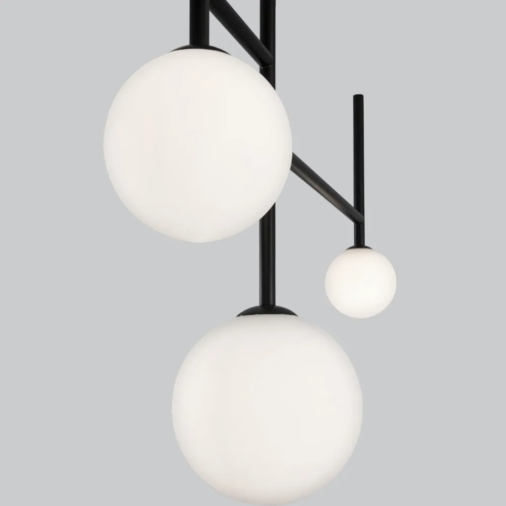 Lampadari Moderni-Selezionato da Mazzolaluce Lampadario verticale sfere vetro design nero per soggiorno