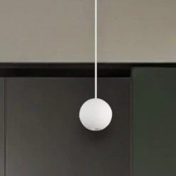 Lampade A Sospensione-Selezionato da Mazzolaluce Lampada sfera led a sospensione bianca per isola