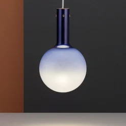 Lampade A Sospensione-Selezionato da Mazzolaluce Lampada sospensione led sfera vetro blu moderna