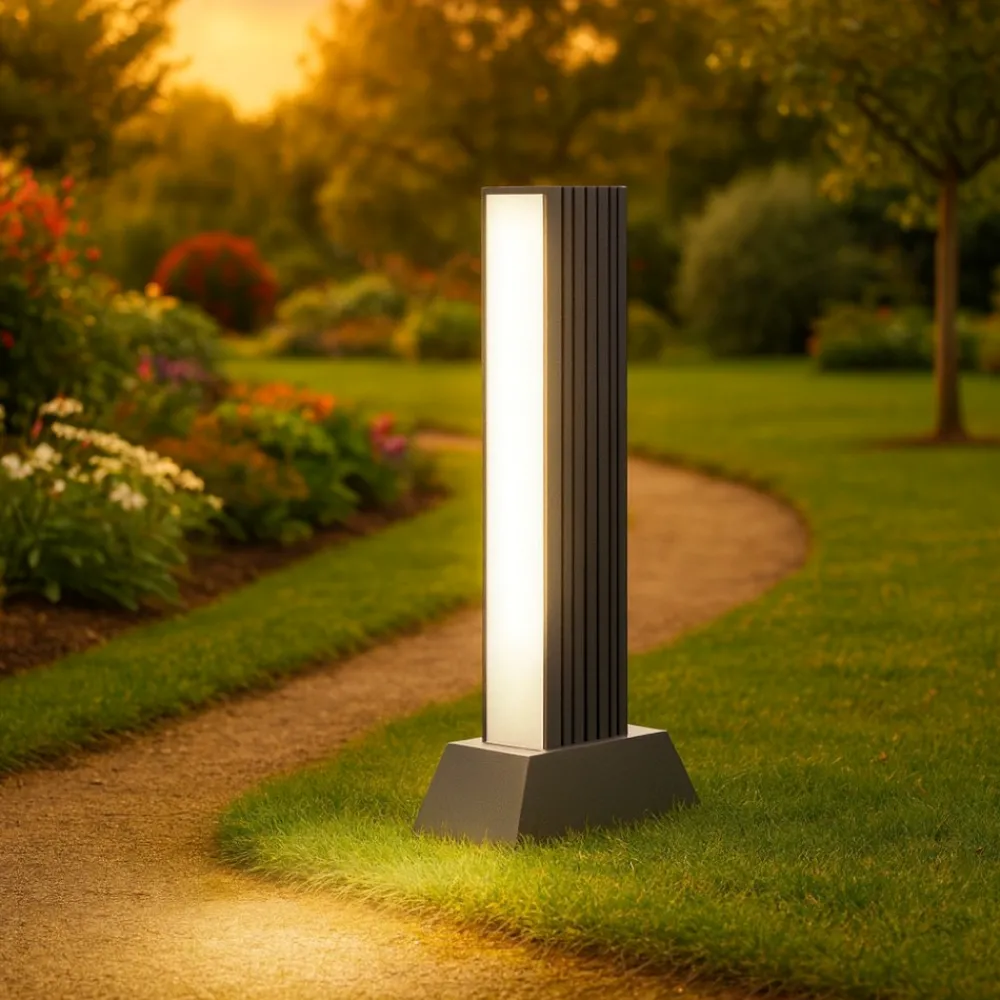 Lampioni Da Giardino-Selezionato da Mazzolaluce Lampioncino da giardino antracite moderno led 11w 3000k ip44