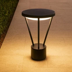 Lampioni Da Giardino-Selezionato da Mazzolaluce Lampioncino da giardino nero led 16w 3000k design moderno