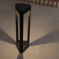 Lampioni Da Giardino-Selezionato da Mazzolaluce Lampioncino nero design moderno per giardino led 9w 3000k