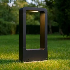 Lampioni Da Giardino-Selezionato da Mazzolaluce Lampioncino per esterno nero protezione salsedine moderno