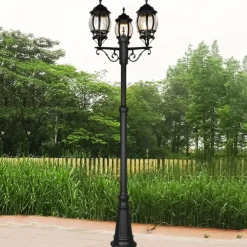 Lampioni Da Giardino-Selezionato da Mazzolaluce Lampione alto classico da giardino 3 luci lanterne nero