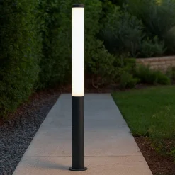 Lampioni Da Giardino-Selezionato da Mazzolaluce Lampione alto per giardino moderno design grafite led 31w 4000k ip65