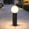 Lampioni Da Giardino-Selezionato da Mazzolaluce Lampione basso da giardino alluminio antracite sfera di vetro