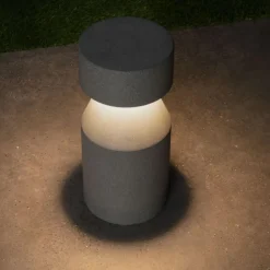 Lampioni Da Giardino-Selezionato da Mazzolaluce Lampione da giardino in cemento nero led 12w 3000k ip65