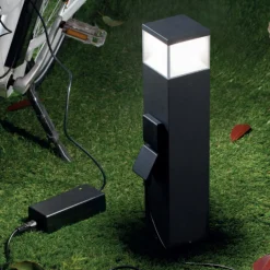 Lampioni Da Giardino-Selezionato da Mazzolaluce Lampione da giardino moderno grafite con due prese led 3000k