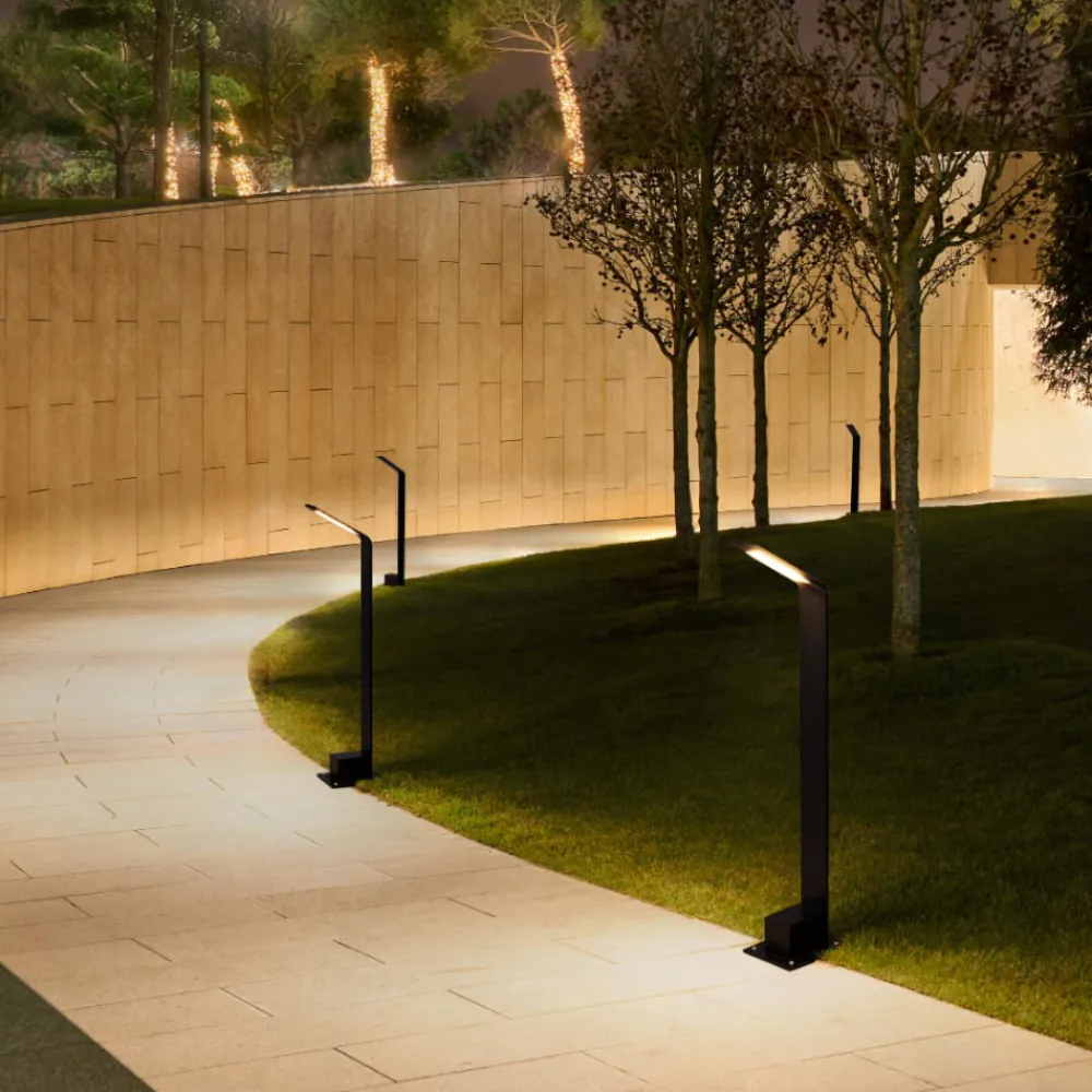 Lampioni Da Giardino-Selezionato da Mazzolaluce Lampione da giardino moderno nero led 7w 3000k