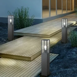 Lampioni Da Giardino-Selezionato da Mazzolaluce Lampione da giardino squadrato antracite diffusore in vetro
