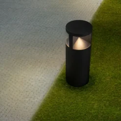 Lampioni Da Giardino-Selezionato da Mazzolaluce Lampione nero basso tubolare led 24w 3000k da giardino moderno