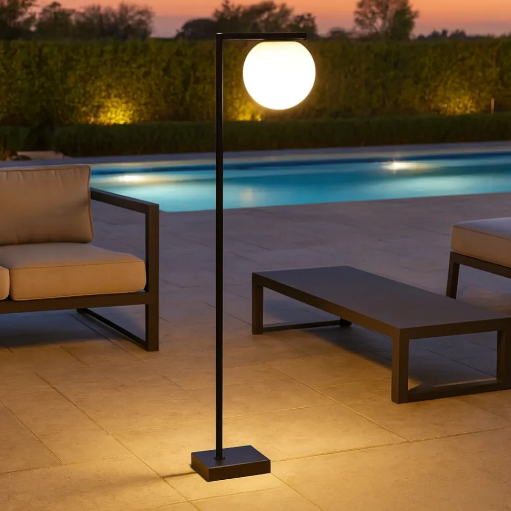 Lampioni Da Giardino-Selezionato da Mazzolaluce Lampione nero per esterni sfera vetro bianco moderno led 8w 3000k