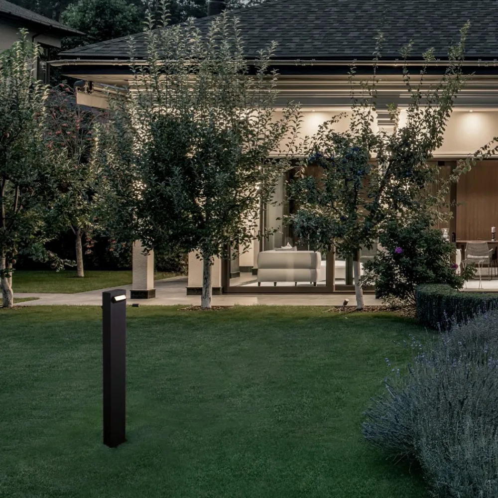 Lampioni Da Giardino-Selezionato da Mazzolaluce Lampione nero per giardino led 3000k rettangolare moderno