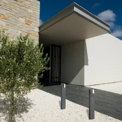 Lampioni Da Giardino-Selezionato da Mazzolaluce Lampione per giardino moderno grigio led 3000k a rettangolo smussato