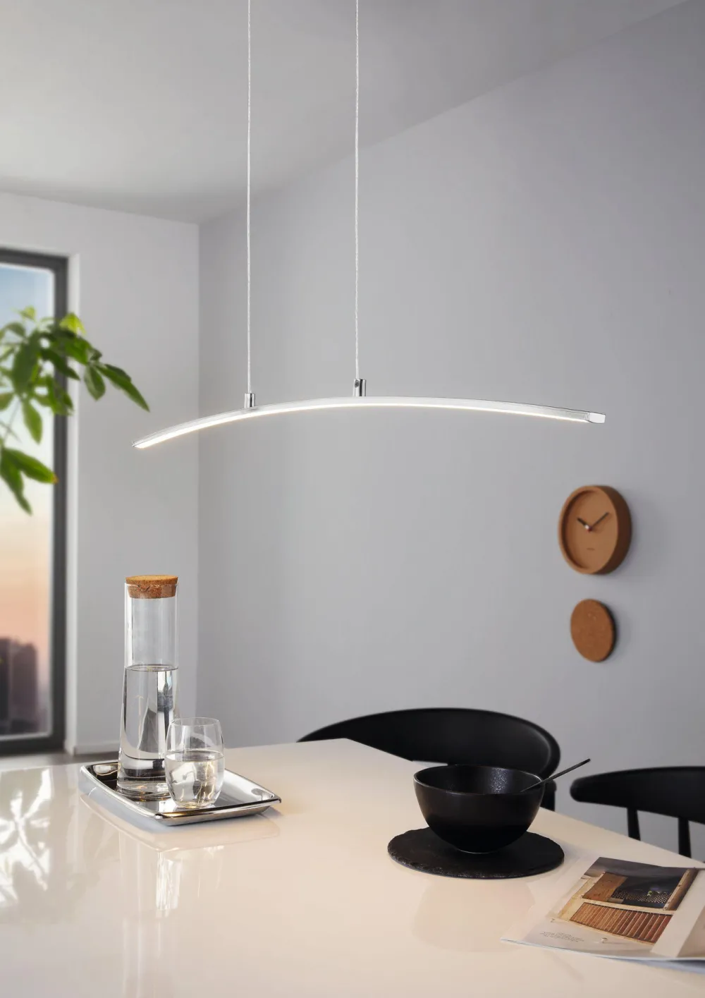 Lampadari Cucina-Eglo Lasana lampadario pendente curvo per tavolo da cucina cromo 15w 3000k