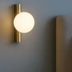 Applique Camera Da Letto-Maytoni avant-garde applique oro sfera di vetro per comodino camera da letto