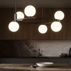 Lampadari Cucina-Maytoni lampadario per cucina moderna ring nero sfere vetro bianco