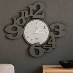 Orologi Da Parete Moderni-Selezionato da Mazzolaluce Orlogio da muro design moderno colore fango avorio