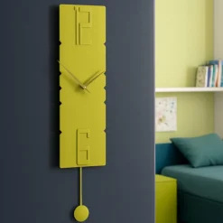 Orologi Da Parete Moderni-Selezionato da Mazzolaluce Orologio a pendolo da parete moderno legno verde cedro