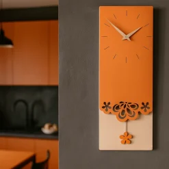 Orologi Da Parete Moderni-Selezionato da Mazzolaluce Orologio a pendolo da parete moderno legno colore terracotta