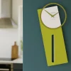 Orologi Da Parete Moderni-Selezionato da Mazzolaluce Orologio a pendolo moderno da parete legno colore verde cedro