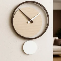 Orologi Da Parete Moderni-Selezionato da Mazzolaluce Orologio a pendolo moderno da muro rovere decape' bianco