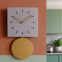 Orologi Da Parete Moderni-Selezionato da Mazzolaluce Orologio con pendolo moderno design quadrato viola chiaro