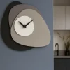 Orologi Da Parete Moderni-Selezionato da Mazzolaluce Orologio da muro moderno design ondulato nero fango e bianco