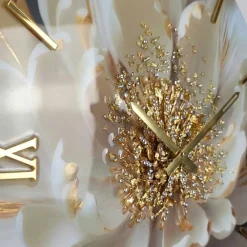 Orologi Da Parete Moderni-Selezionato da Mazzolaluce Orologio da parete 80cm fiore peonia resina decoro oro cristalli