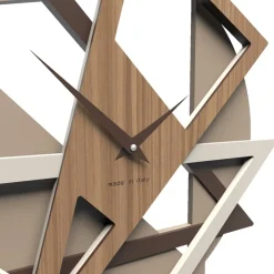 Orologi Da Parete Moderni-Selezionato da Mazzolaluce Orologio da parete design moderno geometrico legno nocciola